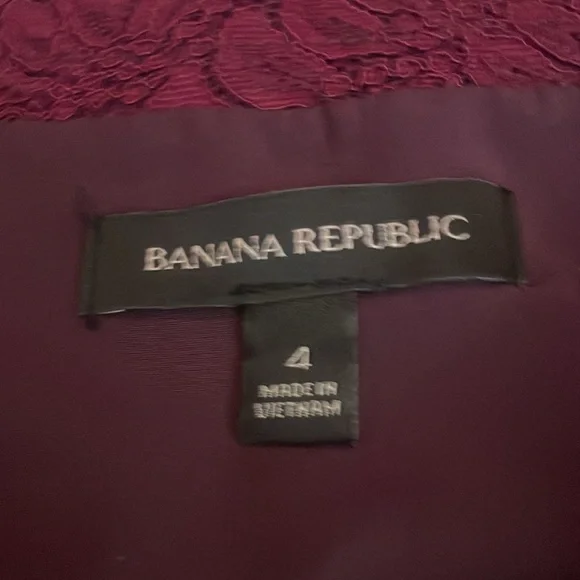 Banana Republic Lace Pencil Skirt - Picture 5 of 5